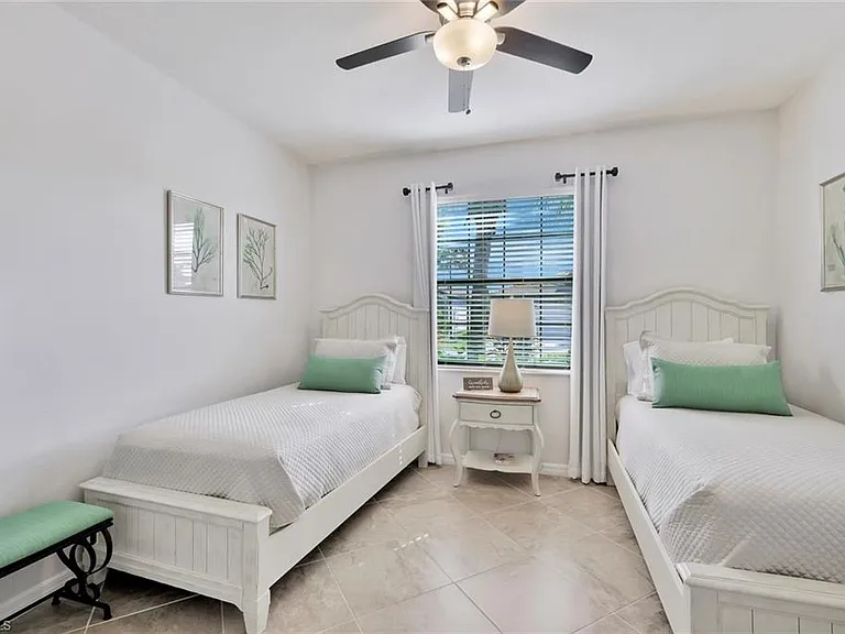 9207 Shadow Oak Ln — Photo 15