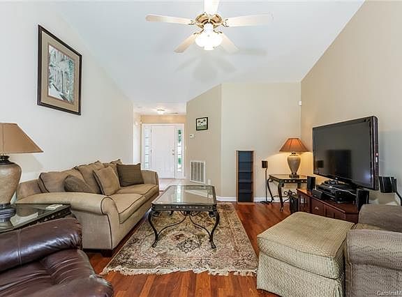 4th image of 1416 Juniper Hills Ln