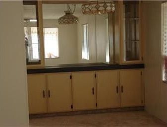 BUILT IN HUTCH IN DR