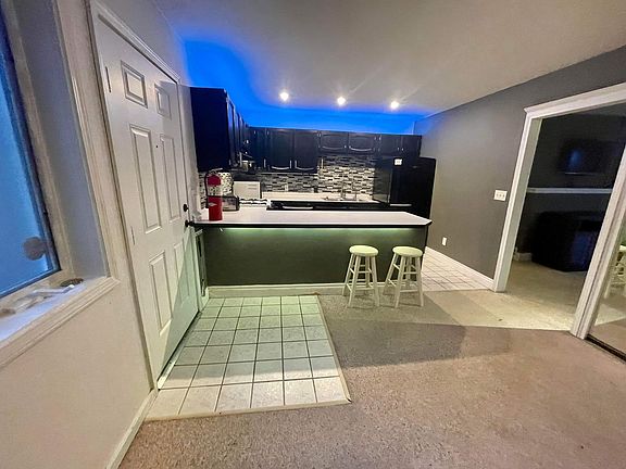 4th image of 1223 Larch St #B