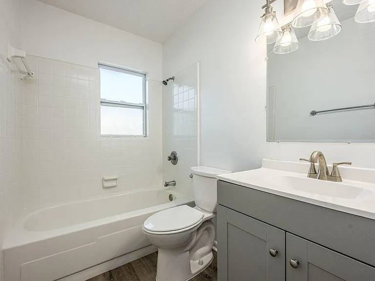 1013 Holton Ave #1 — Photo 16