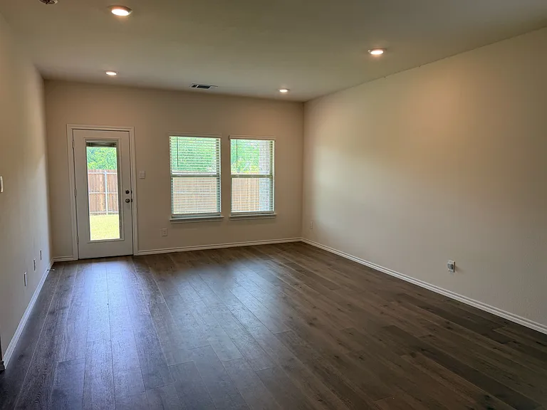 1513 Silver Canoe Way — Photo 5