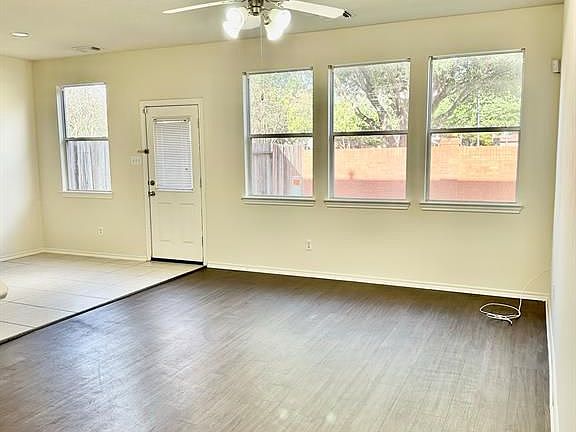 4th image of 25238 Finchgrove Ln