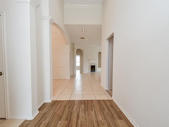 3rd image of 11922 Miramar Shores Dr