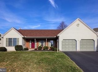303 Oak Thorne Ln, Lancaster, PA 17602