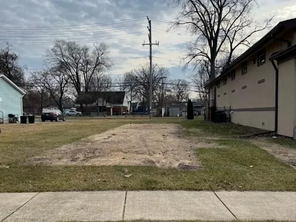 8721 Northend Ave, Ferndale, MI 48220