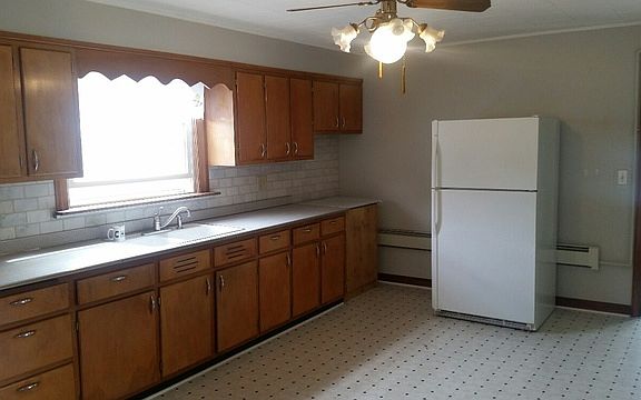 4th image of 5821 W Warwick Ave #2