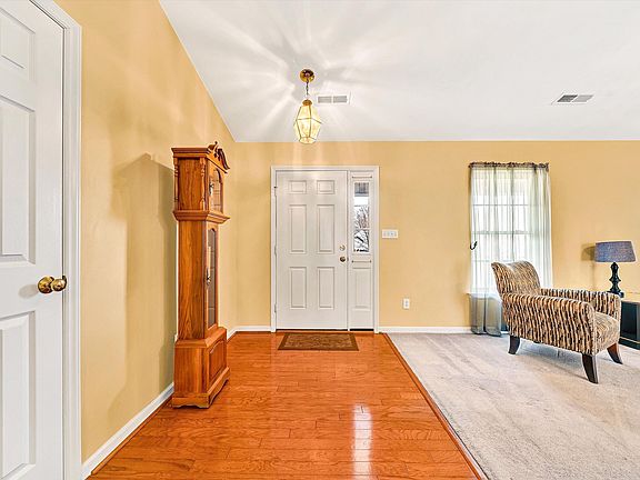 3rd image of 6008 Farmhouse Ln