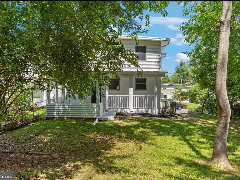 10719 Maple St — Photo 7
