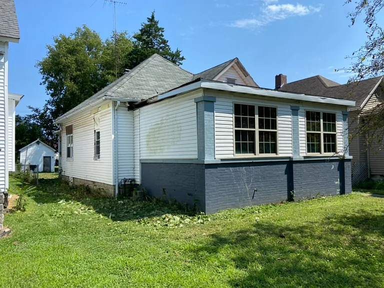 115 N Cherry St — Photo 1
