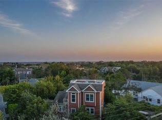 31 Homesite Ave, Bay Shore, NY 11770