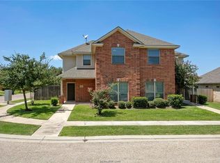 3863 Oldenburg Ln, College Station, TX 77845