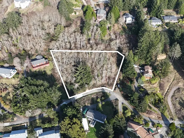 Pelican Bay Dr, Brookings, OR 97415