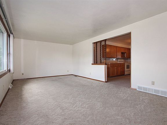 3rd image of 2222 Moonrise Ct