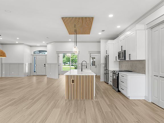 5th image of 100 Colony Bay Harbour Dr
