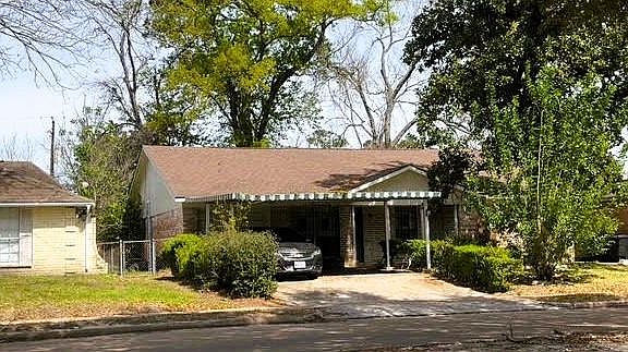2nd image of 7613 Parker Rd