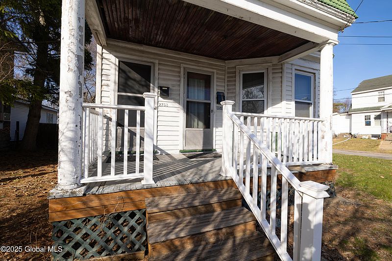 2nd image of 2751 Campbell Avenue