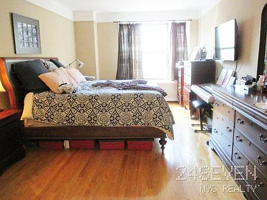 Rented by 24 7 NYC Realty Inc. | media 27