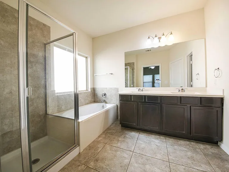 14002 Madrigal Ln — Photo 49