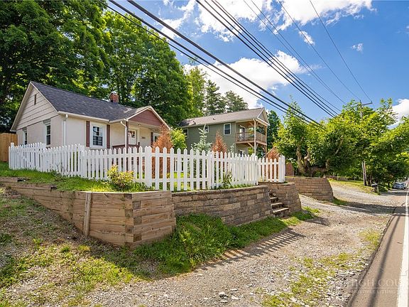4th image of 380 Jefferson Road