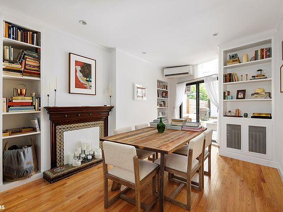 3rd image of 2 Bedford St #1