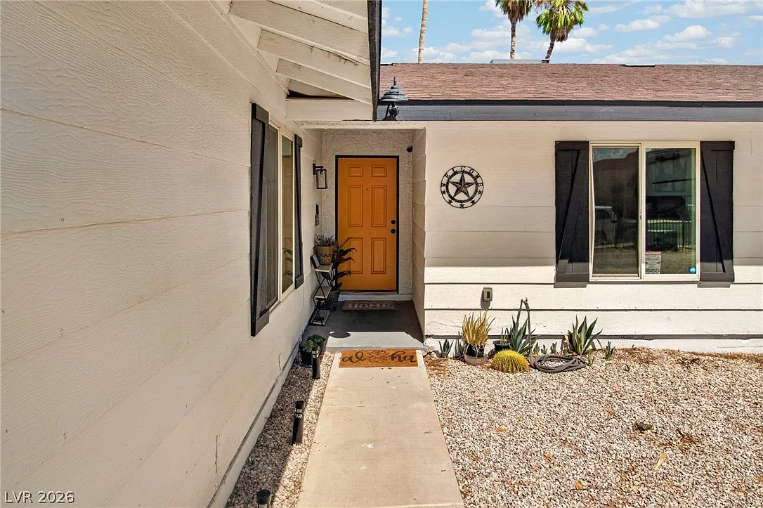 3 bed, 2.0 bath, 1456 sqft, $4,500 — Photo 4