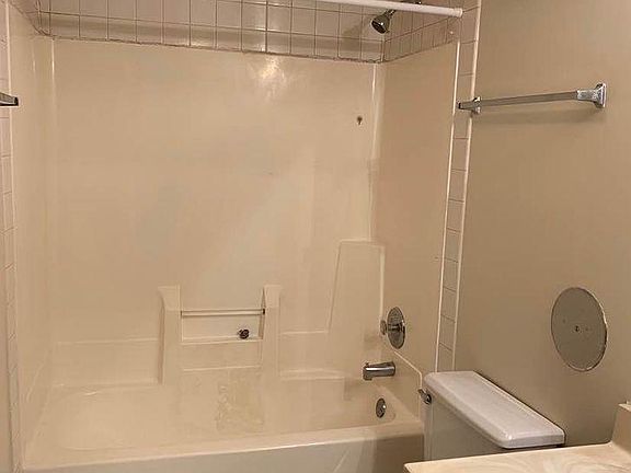 5th image of 4179 Essex Ct