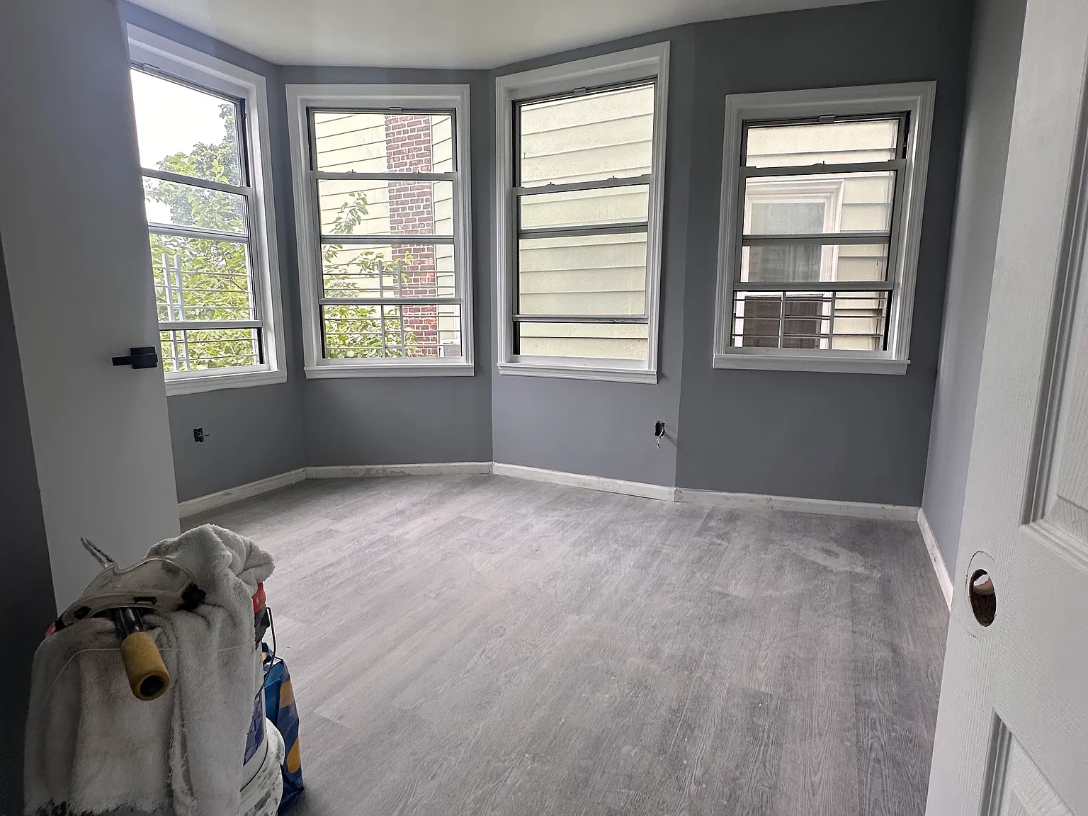 3 bed, 1000 sqft, $3,400 — Photo 2