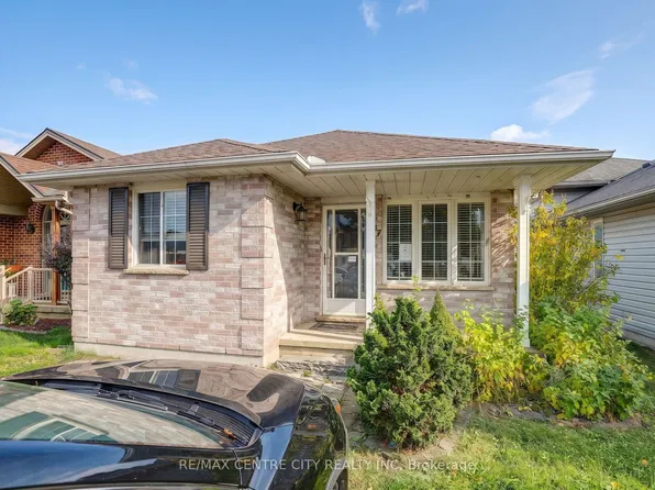 37 Juno Dr, Saint Thomas, ON N5R 6E9