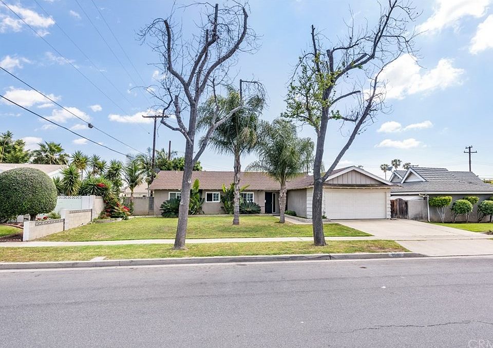 1st image of 3940 E El Carmen Ave