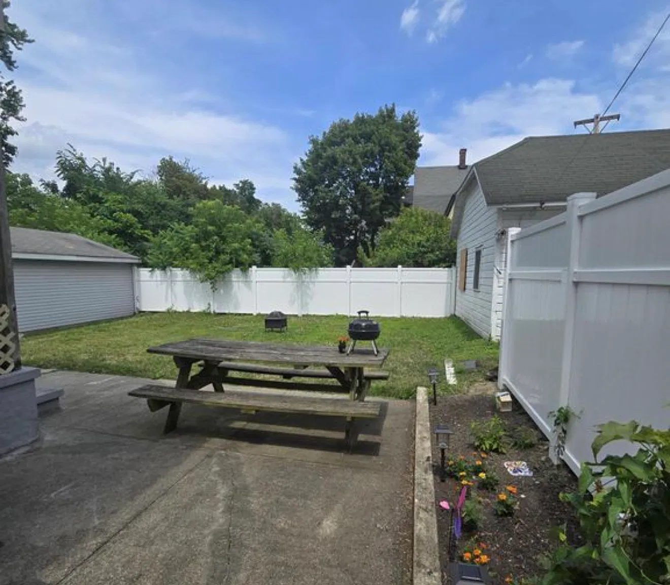 4 bed, 1600 sqft, $1,850 — Photo 2