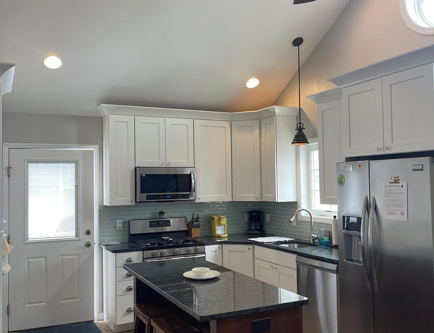 2 bed, 560 sqft, $2,000 — Photo 4