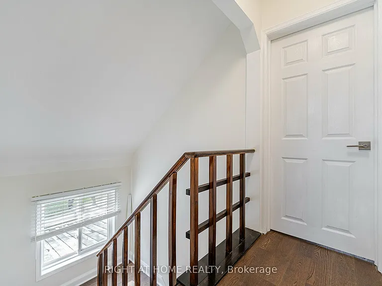 154 Martin Grove Rd — Photo 19
