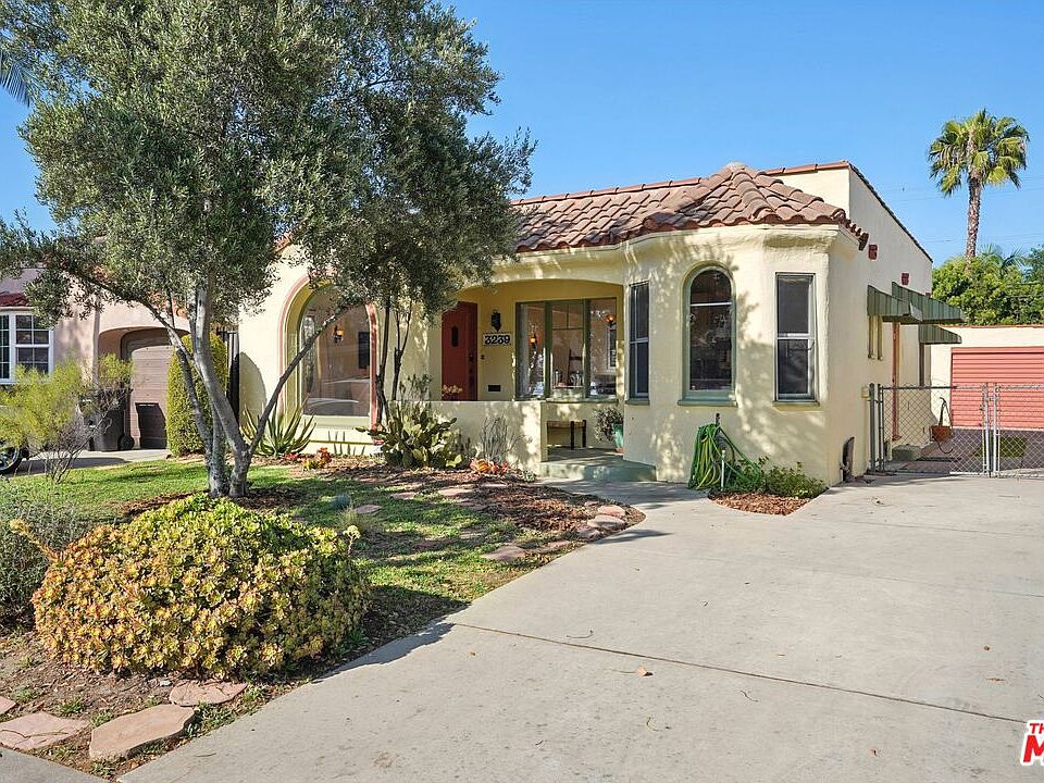 1st image of 3239 Hollydale Dr