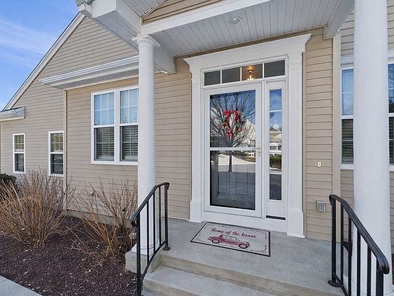 3rd image of 29 Spyglass Landing Dr