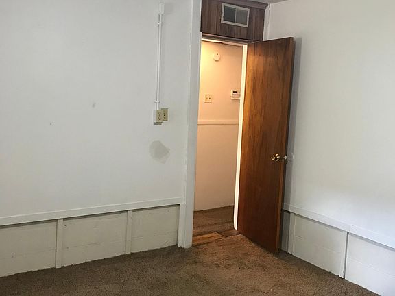 5th image of 898 N Summit St
