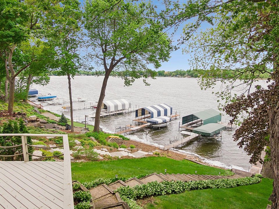 1st image of 4936 Edgewater Dr
