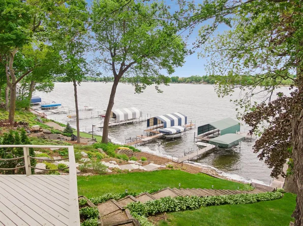 4936 Edgewater Dr, Mound, MN 55364