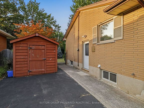 3rd image of 415 Randol Dr