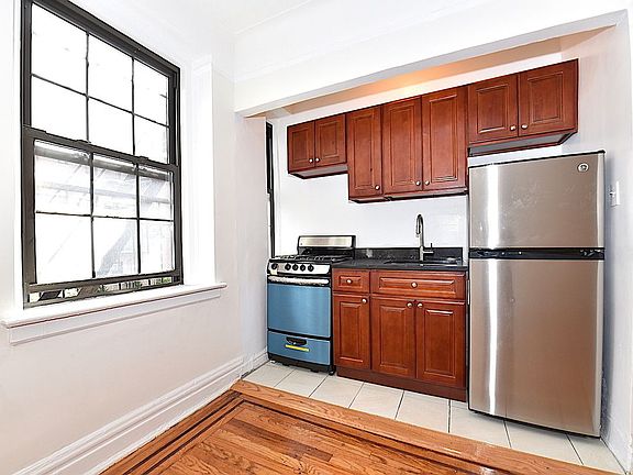2nd image of 2590 35th St APT 2C