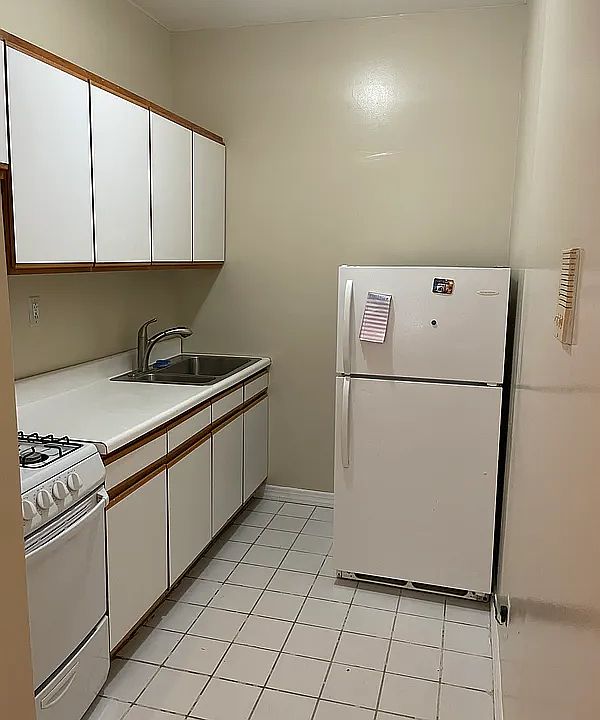 1st image of 639 Warren St #1F