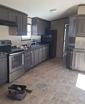 5th image of 703 Fir Ln