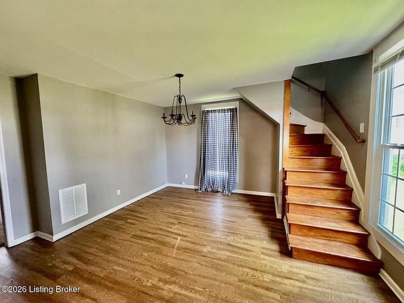 4th image of 315 N Walnut St