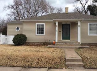 418 S Grand Ave, Lyons, KS 67554