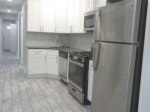 3rd image of 1615 W Wolfram St #G