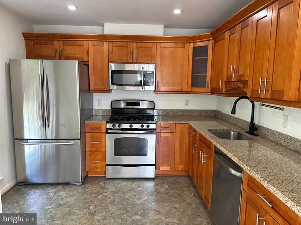 5960 Millrace Ct UNIT B304