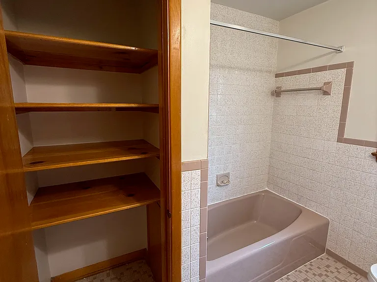 338 S Jefferson St — Photo 12