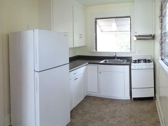 5th image of 910 E Elk Ave #B