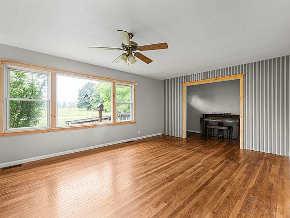 5th image of 1647 N County Road 425 E