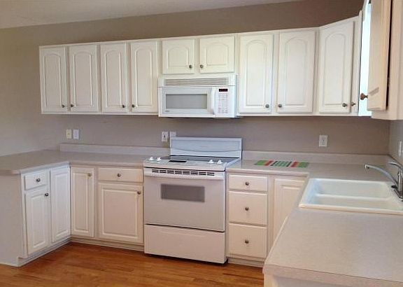 3rd image of 219 Hunter Hills Cir APT 8